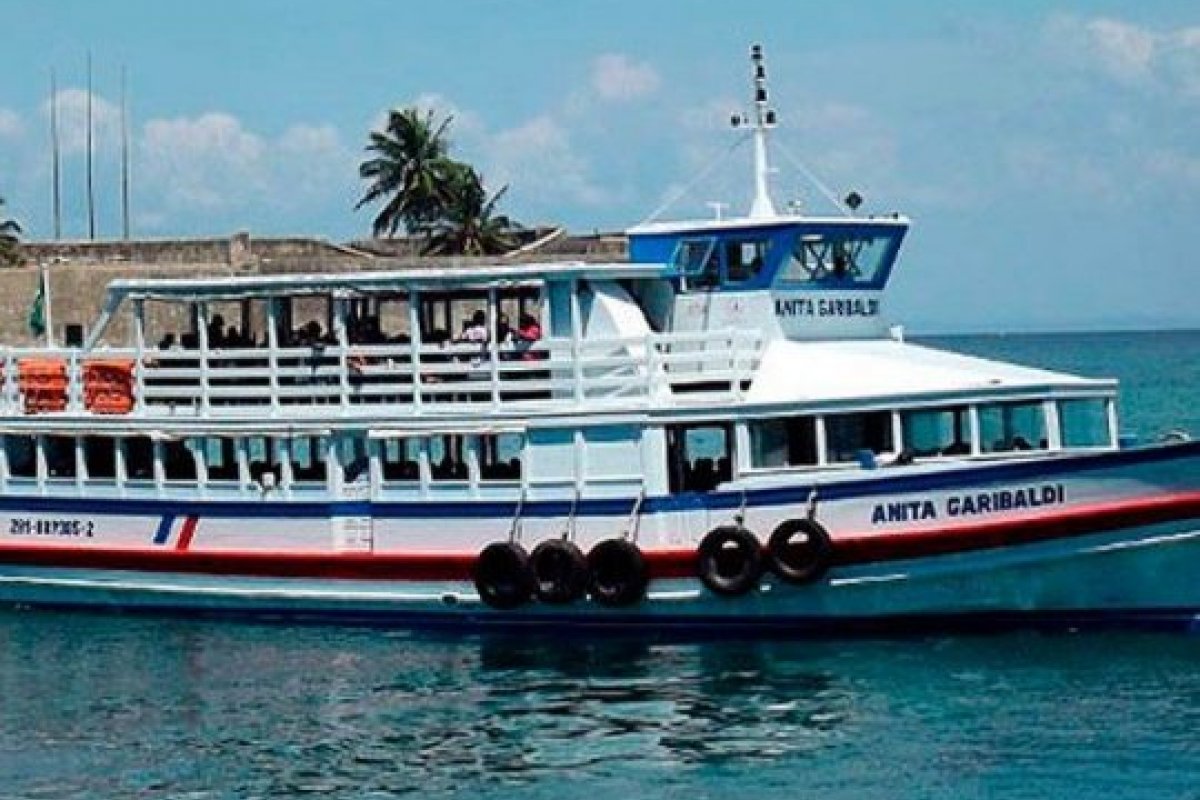 Travessia Salvador-Mar Grande opera com 8 embarcações neste domingo (30)