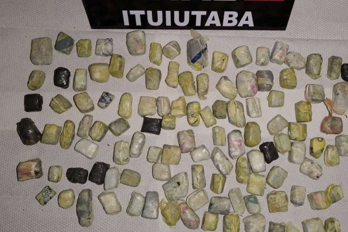 Jovem engole mais de 220 porções de maconha para ser detido e vender droga em prisão de MG