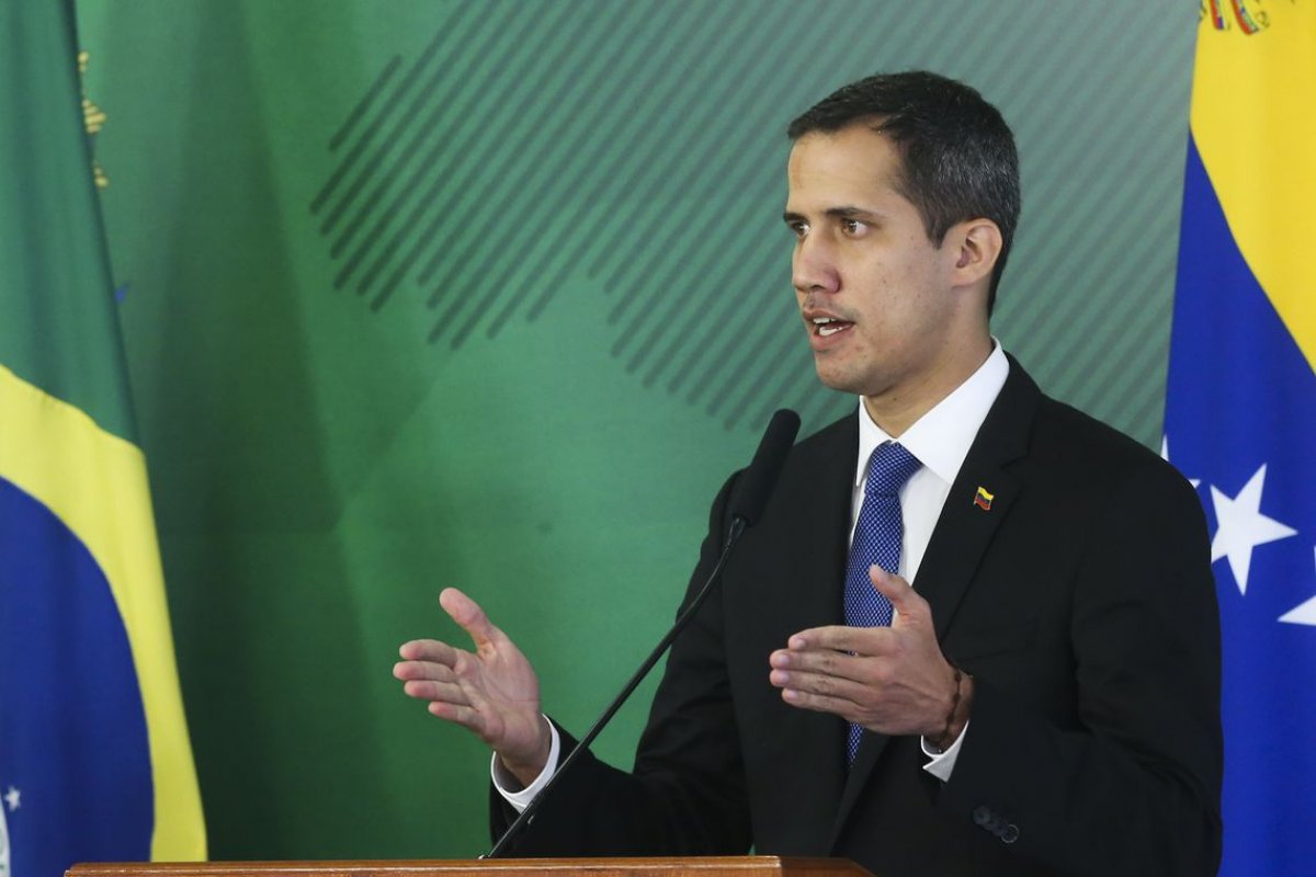 Procuradoria venezuelana investiga Guaidó por "traição à pátria"