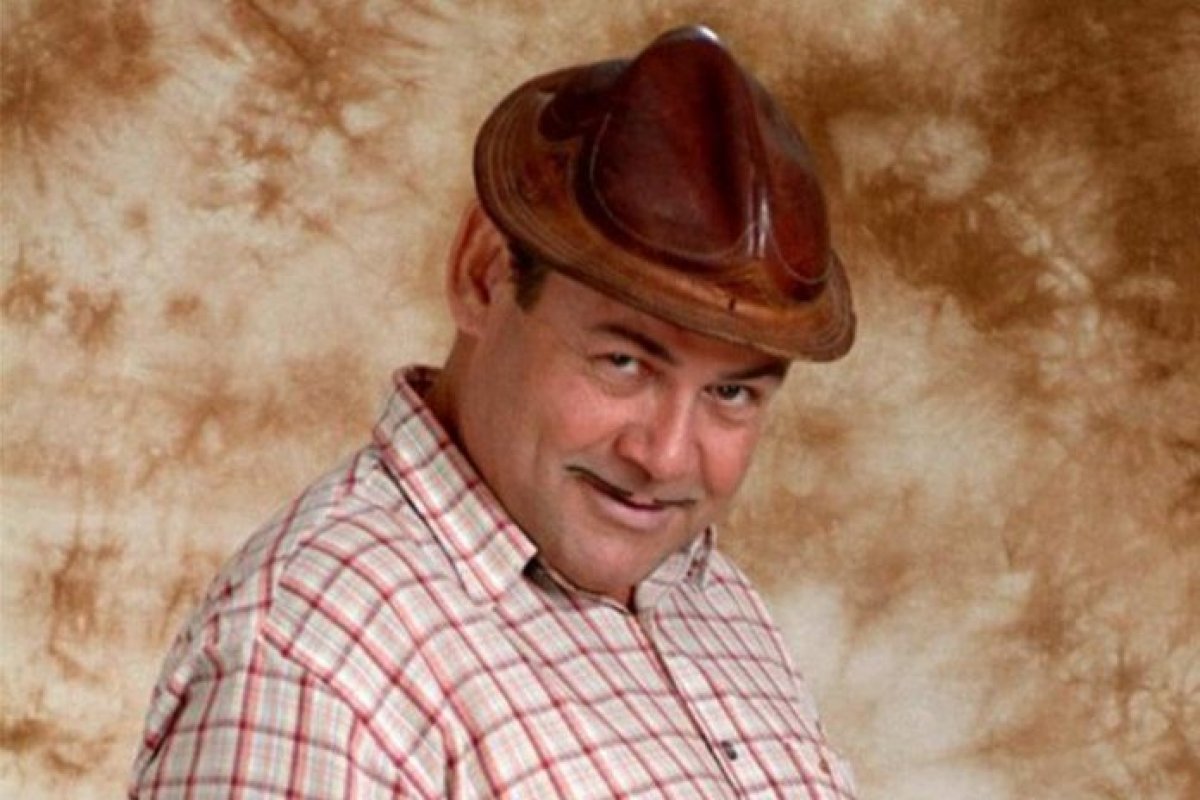 Zé Lezin Acústico: risada garantida no final de semana