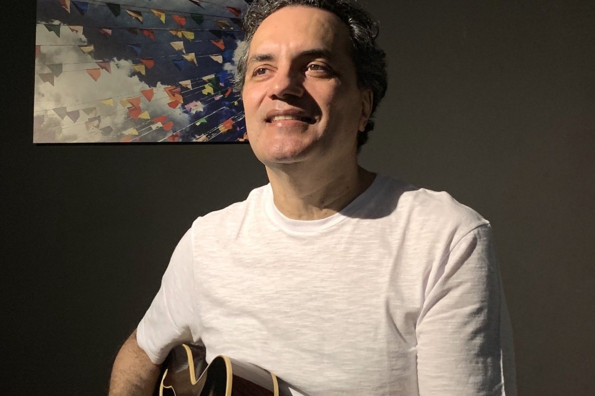 Hoje tem live com Péri, para celebrar os 69 anos da Escola Bahiana