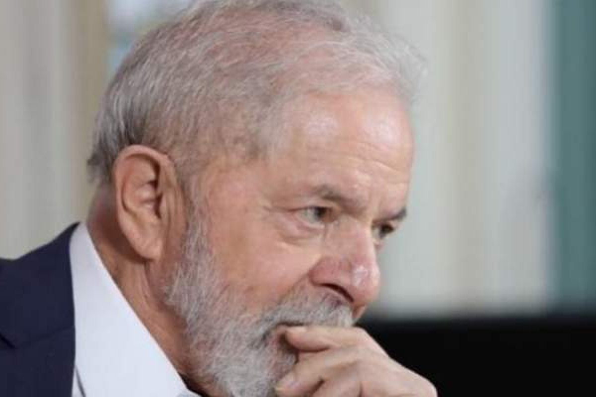 Defesa de Lula pede a Fux que julgue suspeição de Moro antes da saída de Marco Aurélio