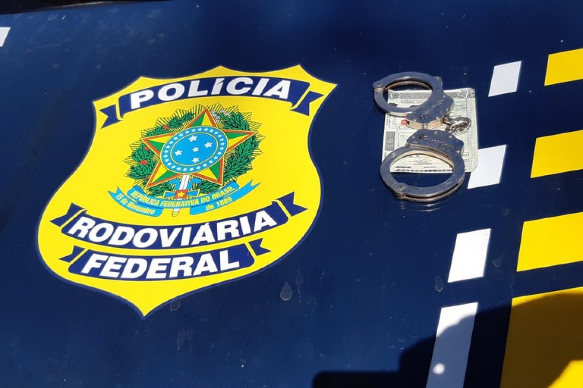 Motorista é preso com CNH falsa na BR 242, no oeste da Bahia