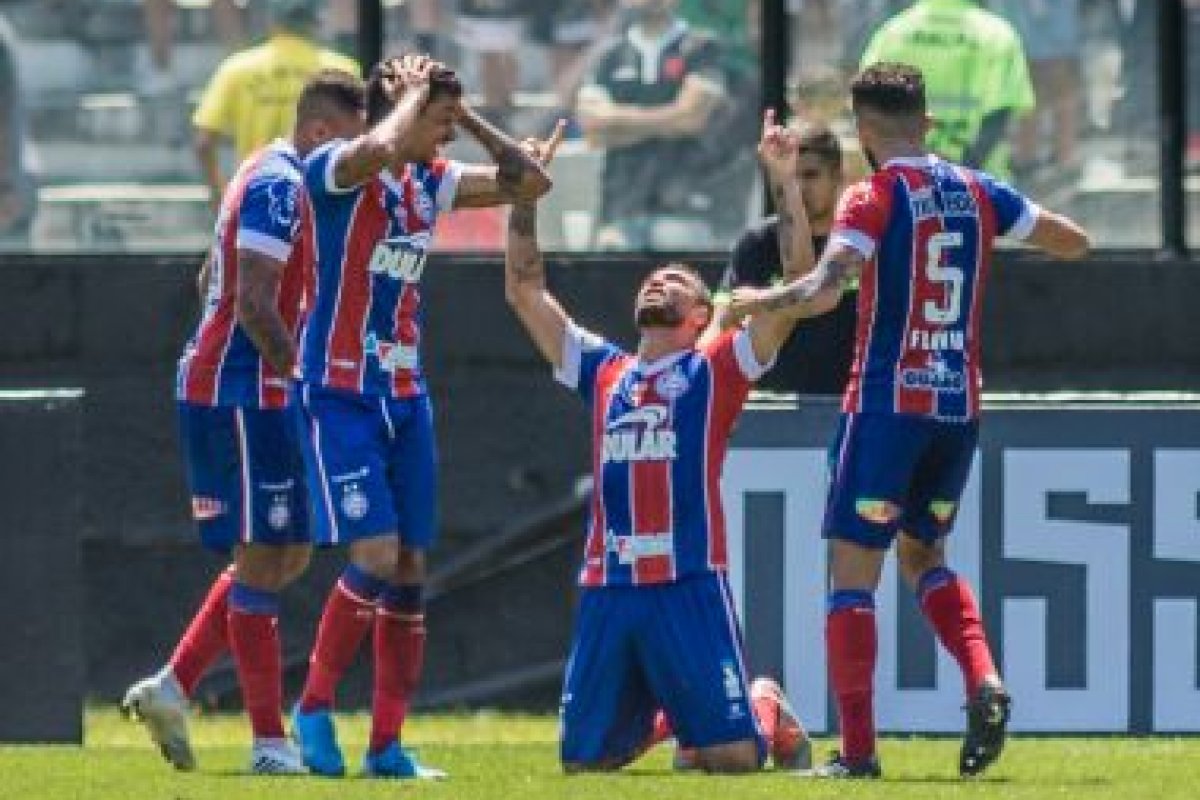 Com dois gols no segundo tempo, Bahia vence Vasco em São Januário