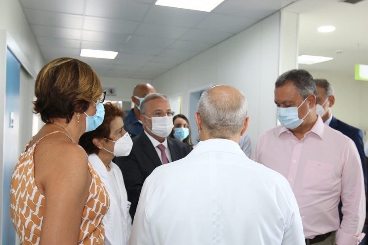 Vídeo: Cézar Leite critica Rui Costa por aglomeração em inauguração de Unidade de Saúde em Salvador