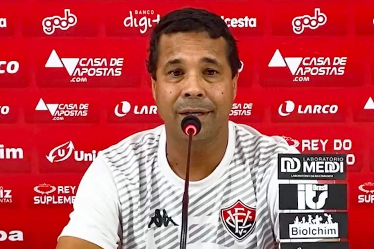 Rodrigo Chagas avalia Vitória para jogo contra o Inter e diz que não vai mudar a forma de jogar 