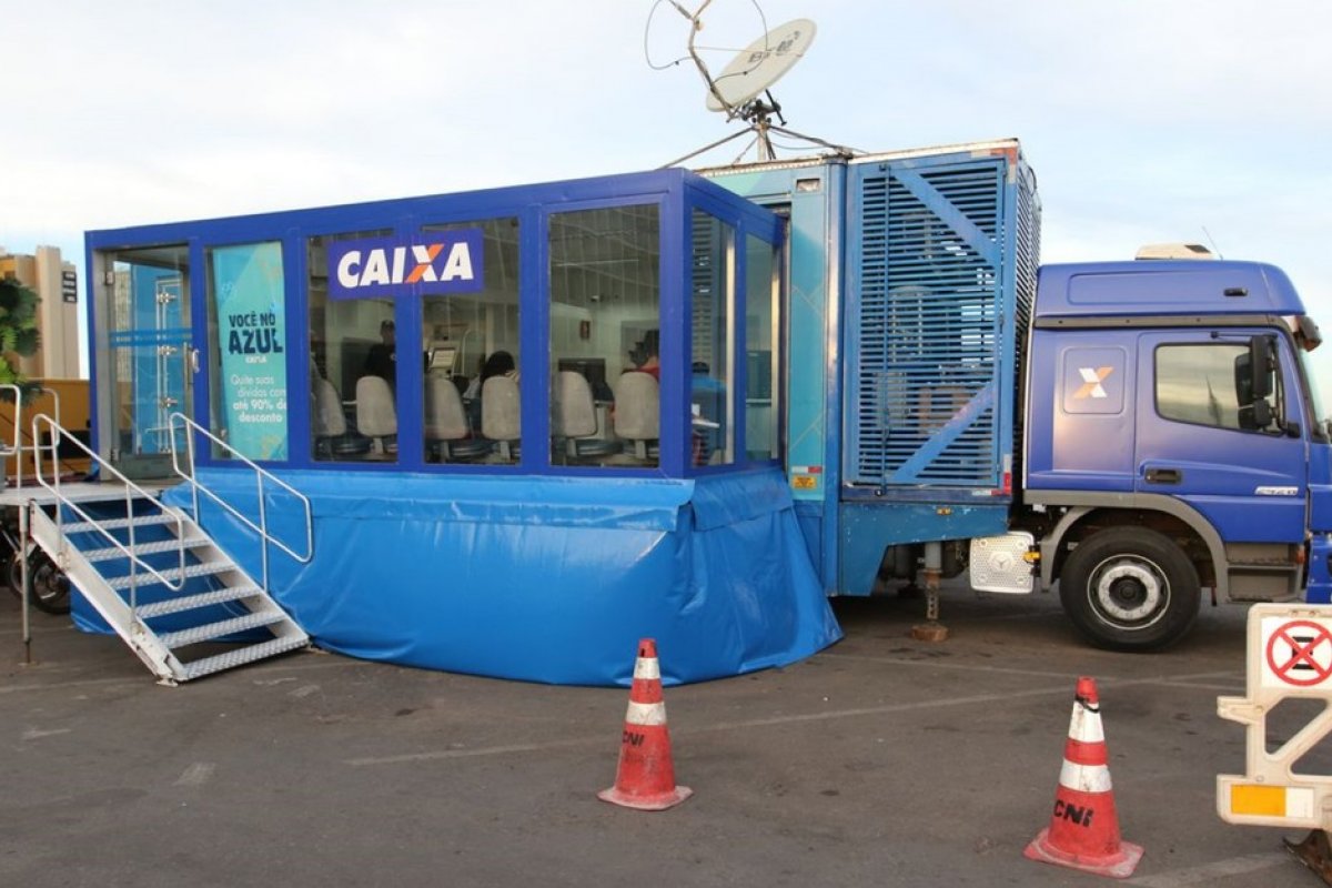 Unidade móvel da Caixa disponibiliza descontos de até 90% para quitação de dívidas