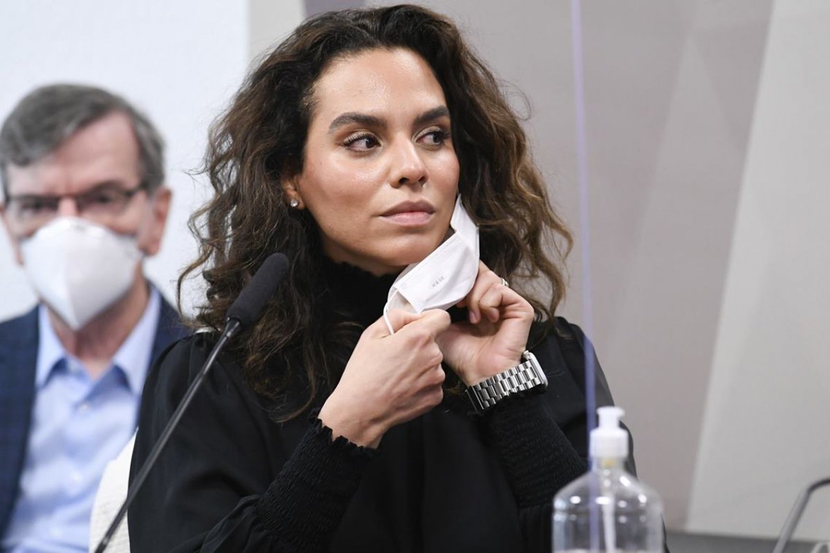 CPI: Luana Araújo diz que não há "ferramenta farmacológica" contra a covid-19