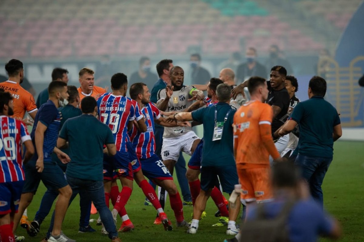 STJD pune jogadores do Bahia e Ceará por causa de briga na final do Nordestão