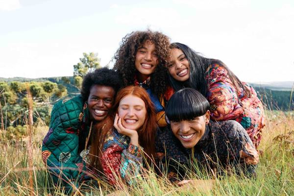 Farm lança coleção com foco no reflorestamento de árvores!