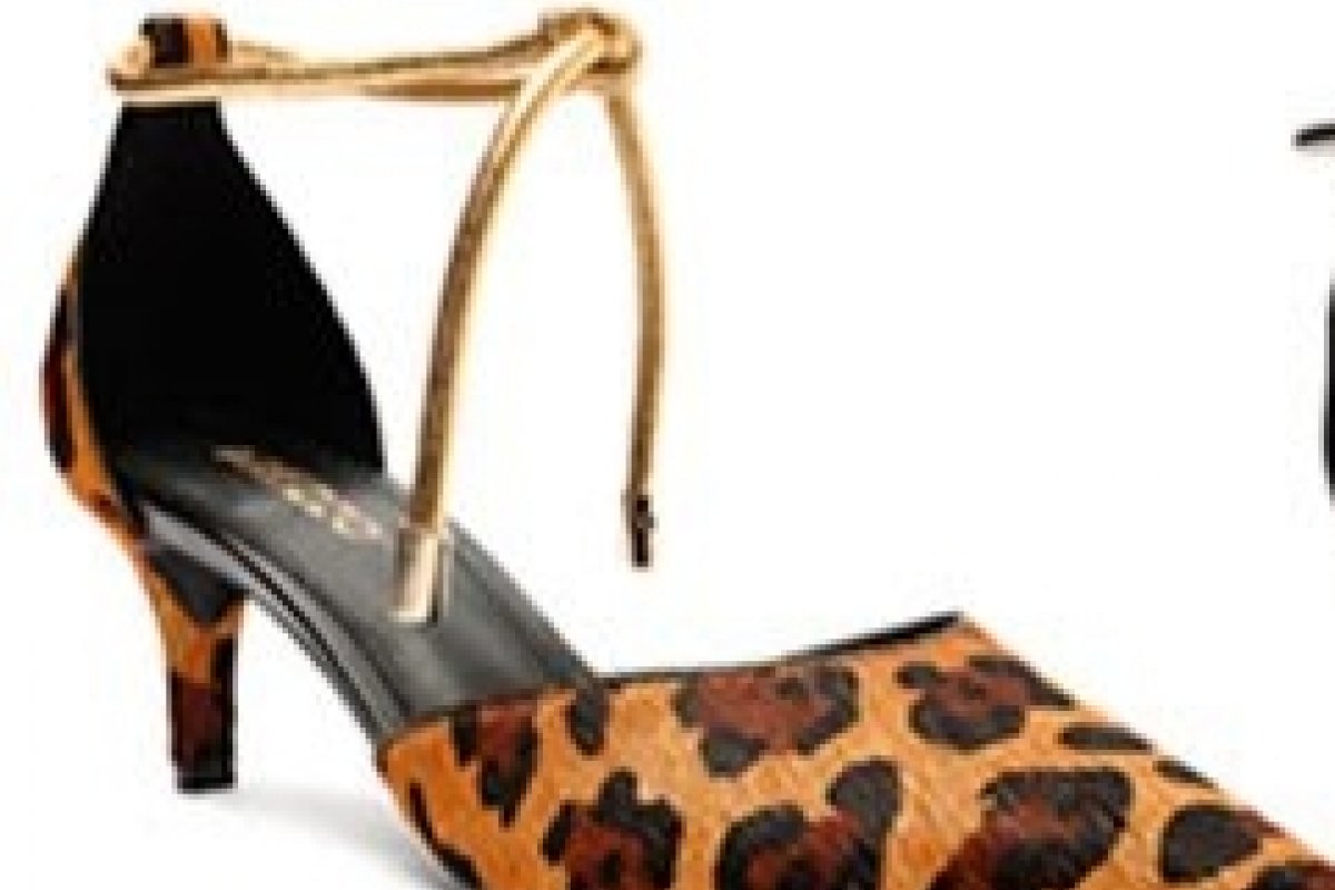 Arezzo lança a coleção IZA