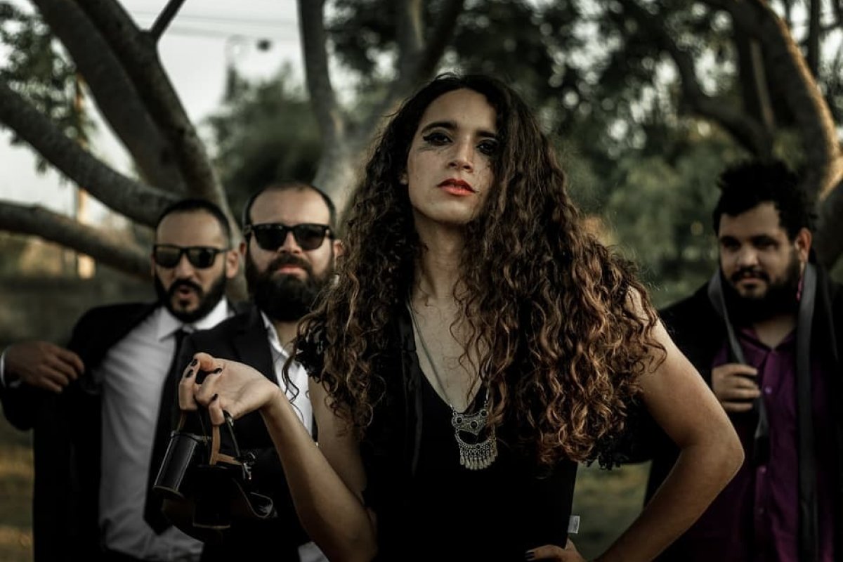Banda Dona Iracema lança novo single 'Canto Velório'