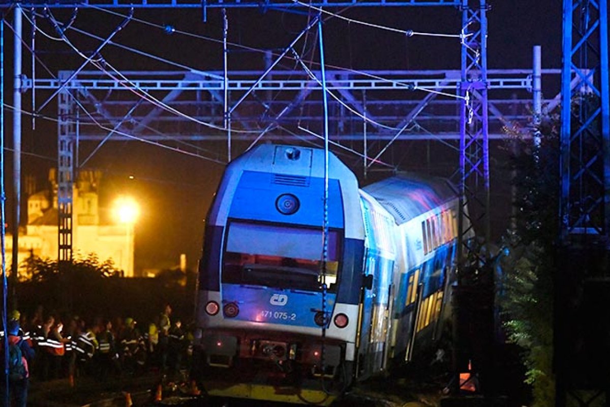 Nove pessoas morrem após serem atropeladas por trem na China