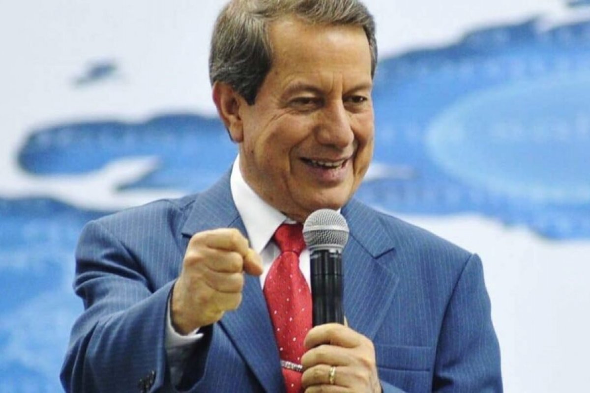 Missionário R.R. Soares é internado com covid-19