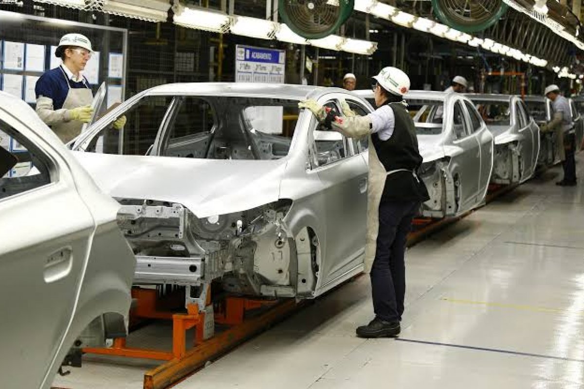 Mesmo com apagão, vendas de carros novos cresceram em maio