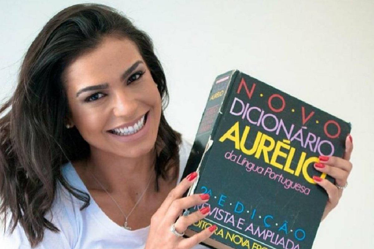 Professora critica gênero neutro e diz que a ideia é 'Esquizofrenia Linguística'.