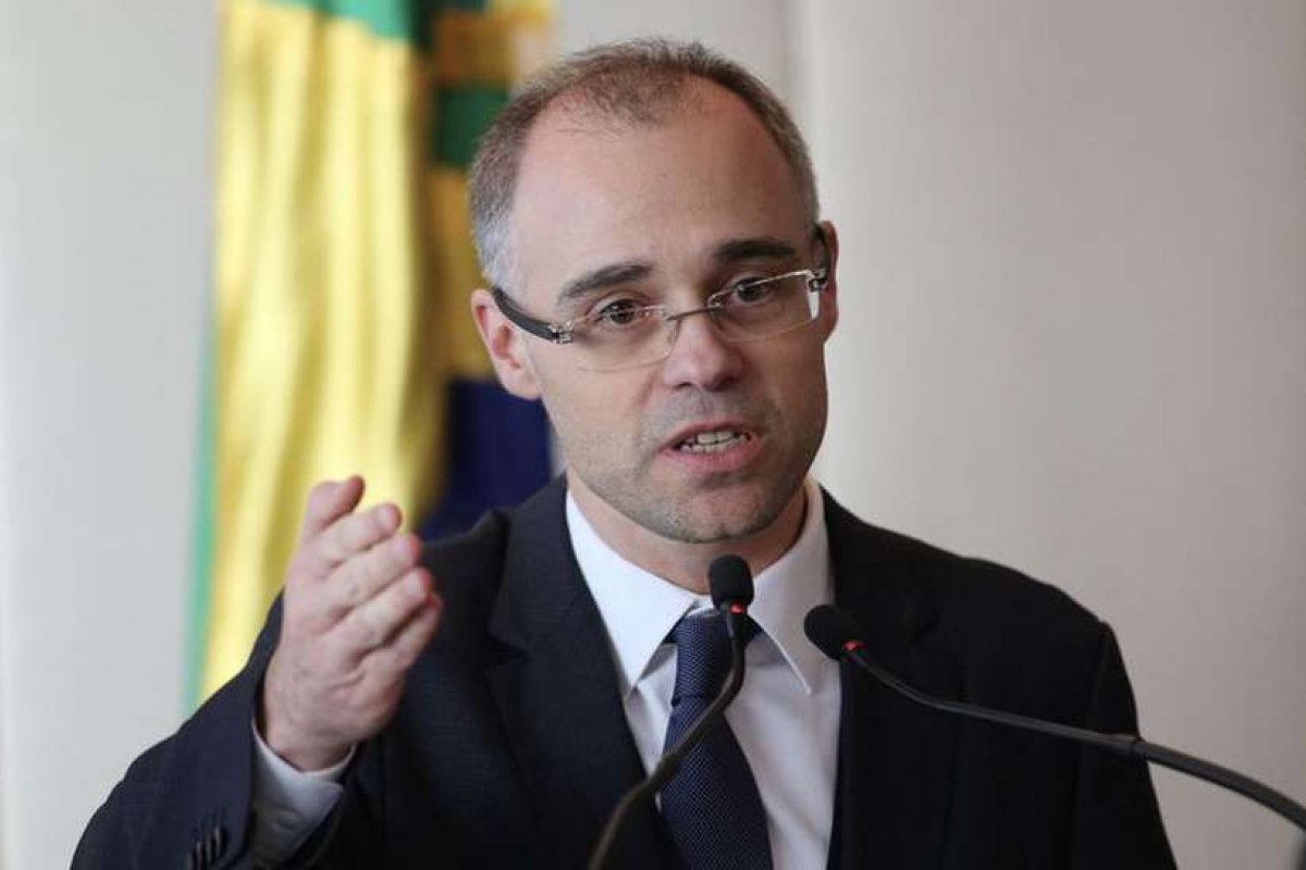 Advogados públicos estão proibidos de exercerem atividades privadas