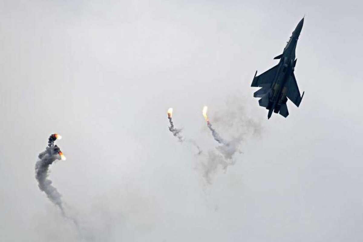 Brasil: militares acompanharão testes em caças suecos