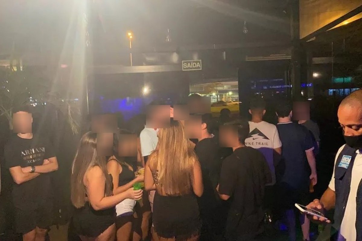 Fiscais da Prefeitura encerram festa clandestina com 200 pessoas na Zona Oeste do Rio de Janeiro