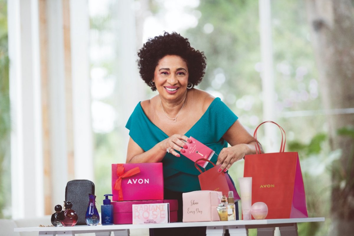 Avon transforma seu modelo comercial e amplia benefícios para 1,3 milhão de Representantes da Beleza