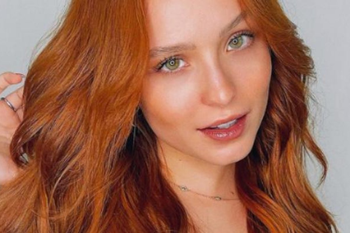 Larissa Manoela lança própria operadora de celular