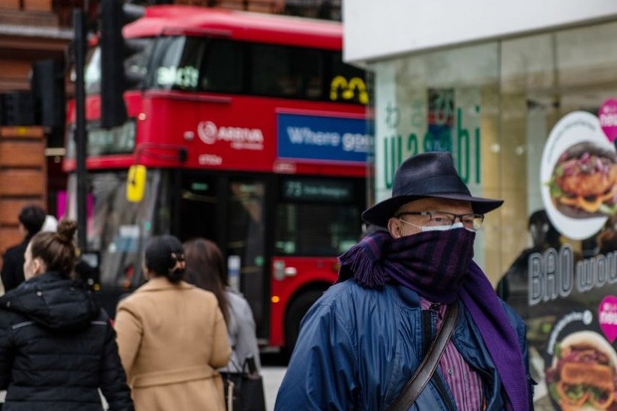Variante delta, identificada na Índia, é 40% mais contagiosa, diz ministro britânico