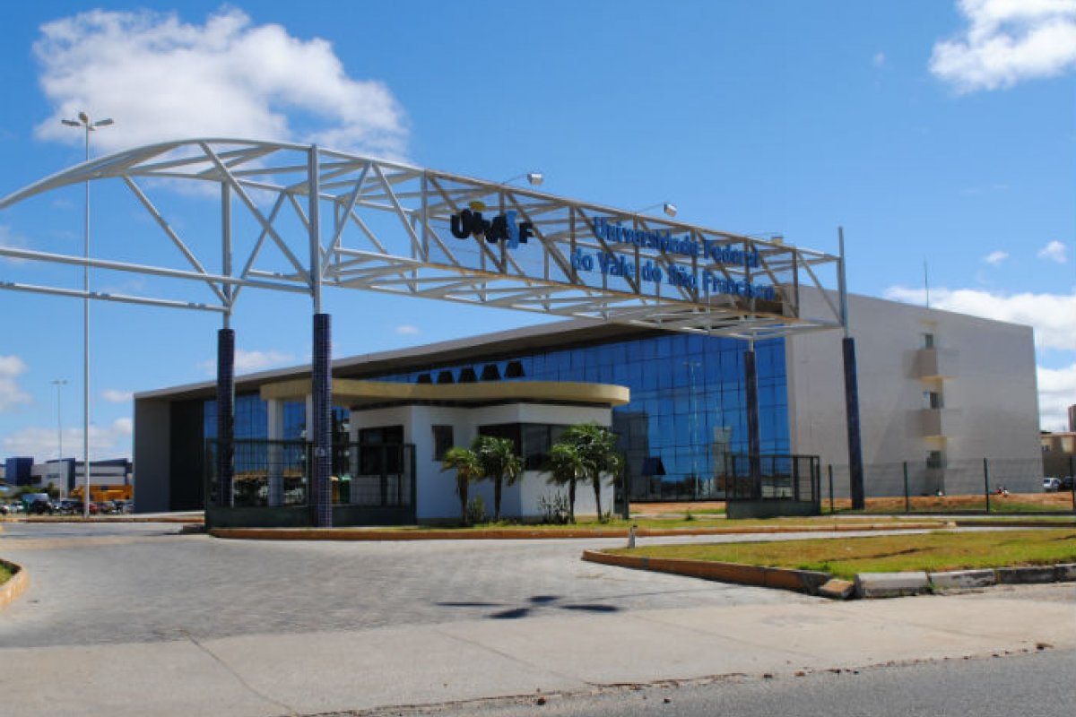 MPF investiga policiais militares por suspeita de fraude no curso de medicina em universidade de Paulo Afonso