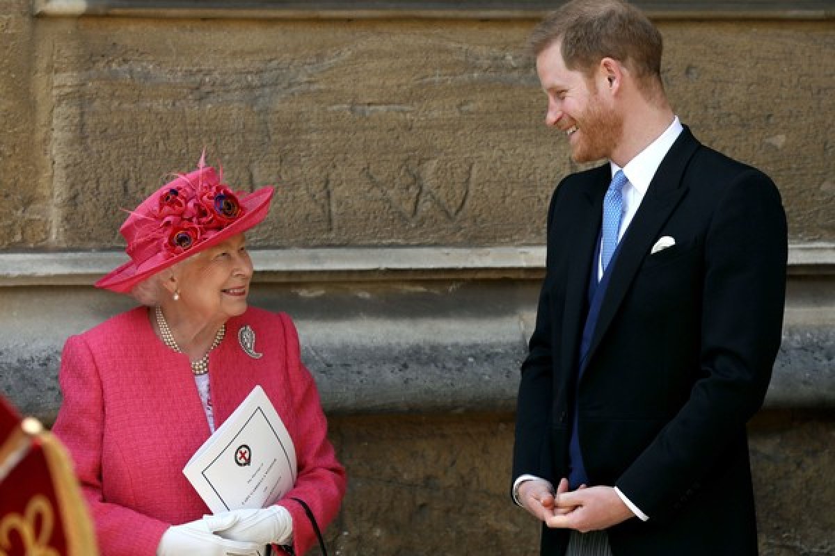Príncipe Harry pediu aval da rainha Elizabeth para chamar filha de Lilibeth, diz site