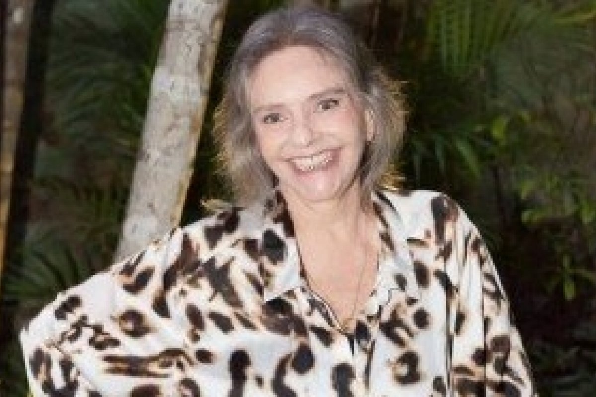 Pela terceira vez, Angela Ro Ro volta a pedir dinheiro na web