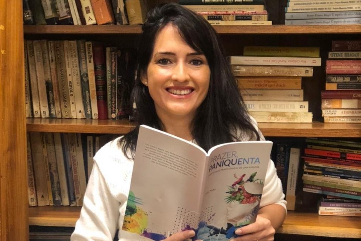 Para ajudar mulheres que enfrentam a ansiedade, terapeuta oferece sessões em grupo de escrita expressiva