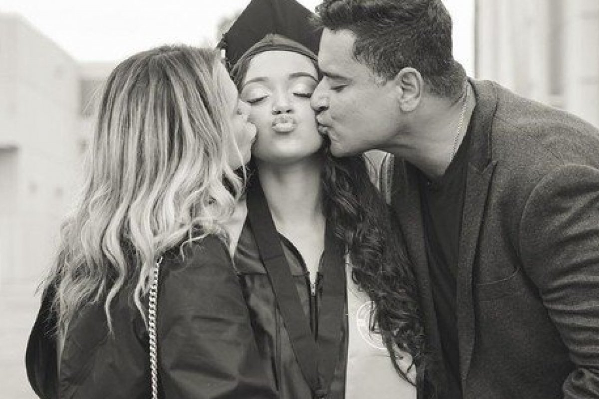 Veja fotos! Xanddy e Carla Perez celebram formatura da filha nos Estados Unidos