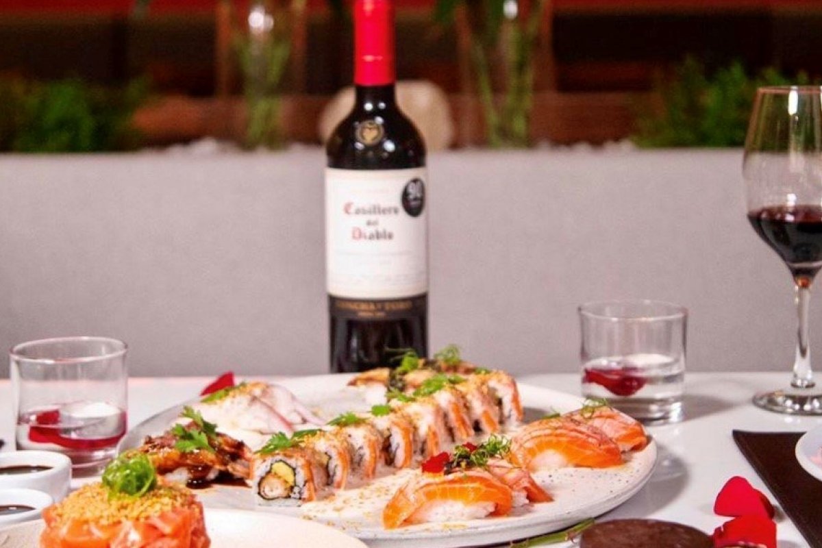 Com 40 anos de tradição no mercado de gastronomia oriental, Yan Ping oferece 3 menus para a semana dos namorados!