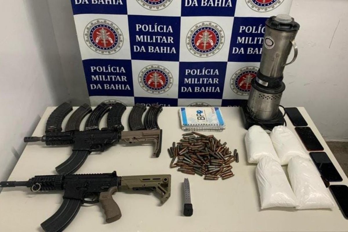 Fuzis e cocaína são apreendidos em Porto Seguro nesta segunda-feira (7)