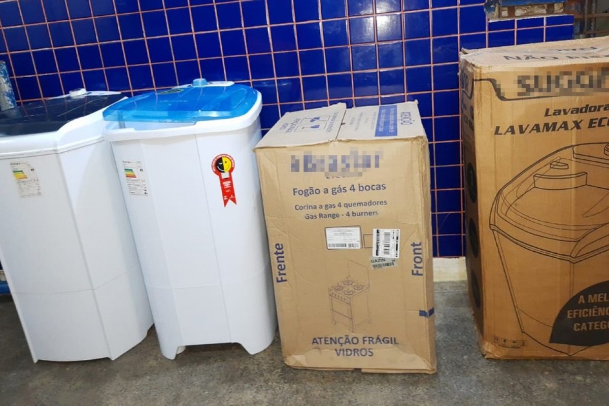 Funcionário de loja na Bahia é preso suspeito de desviar produtos para vendas na internet