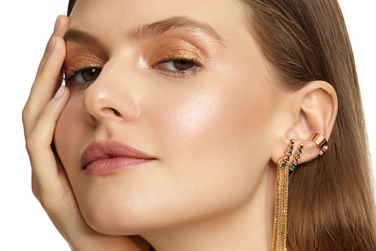 Carolina Neves lança coleção especial de Dia dos Namorados