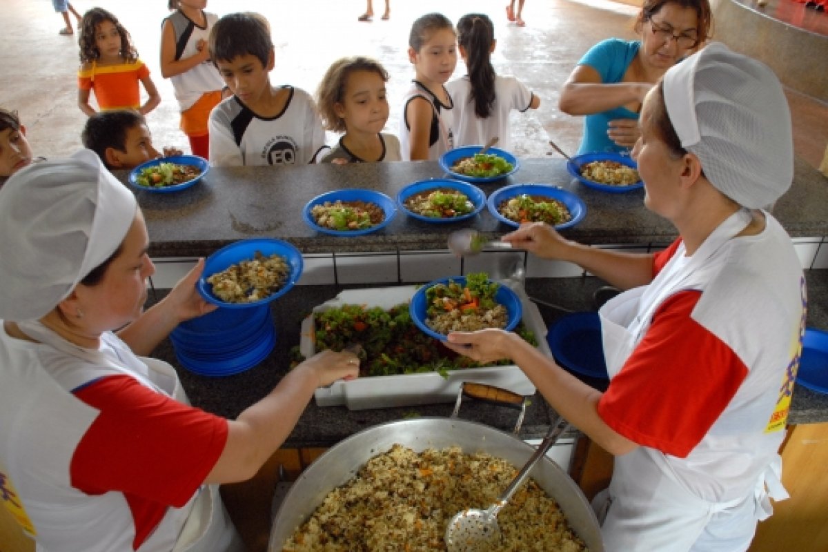Governo repassa mais de R$ 350 milhões para alimentação escolar aos estados e municípios