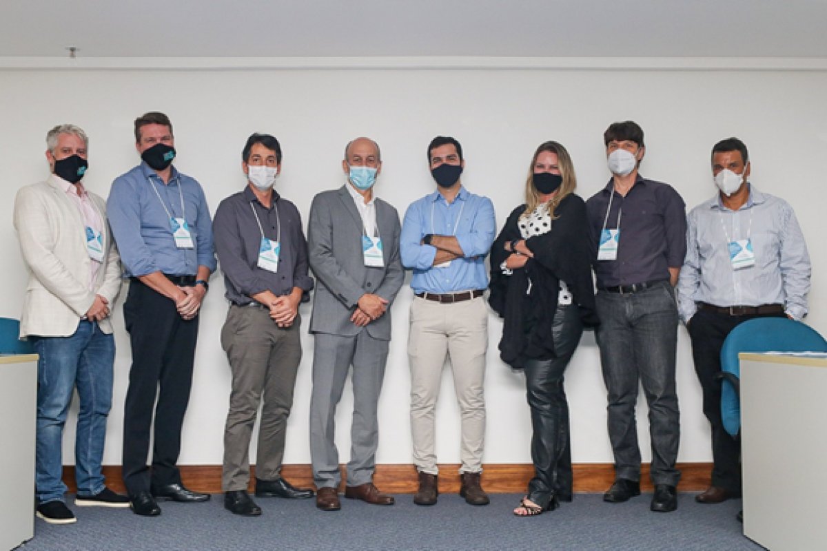 I Simpósio Cirurgia Endoscópica da Coluna Vertebral discutiu novas técnicas e tecnologias cirúrgicas da área