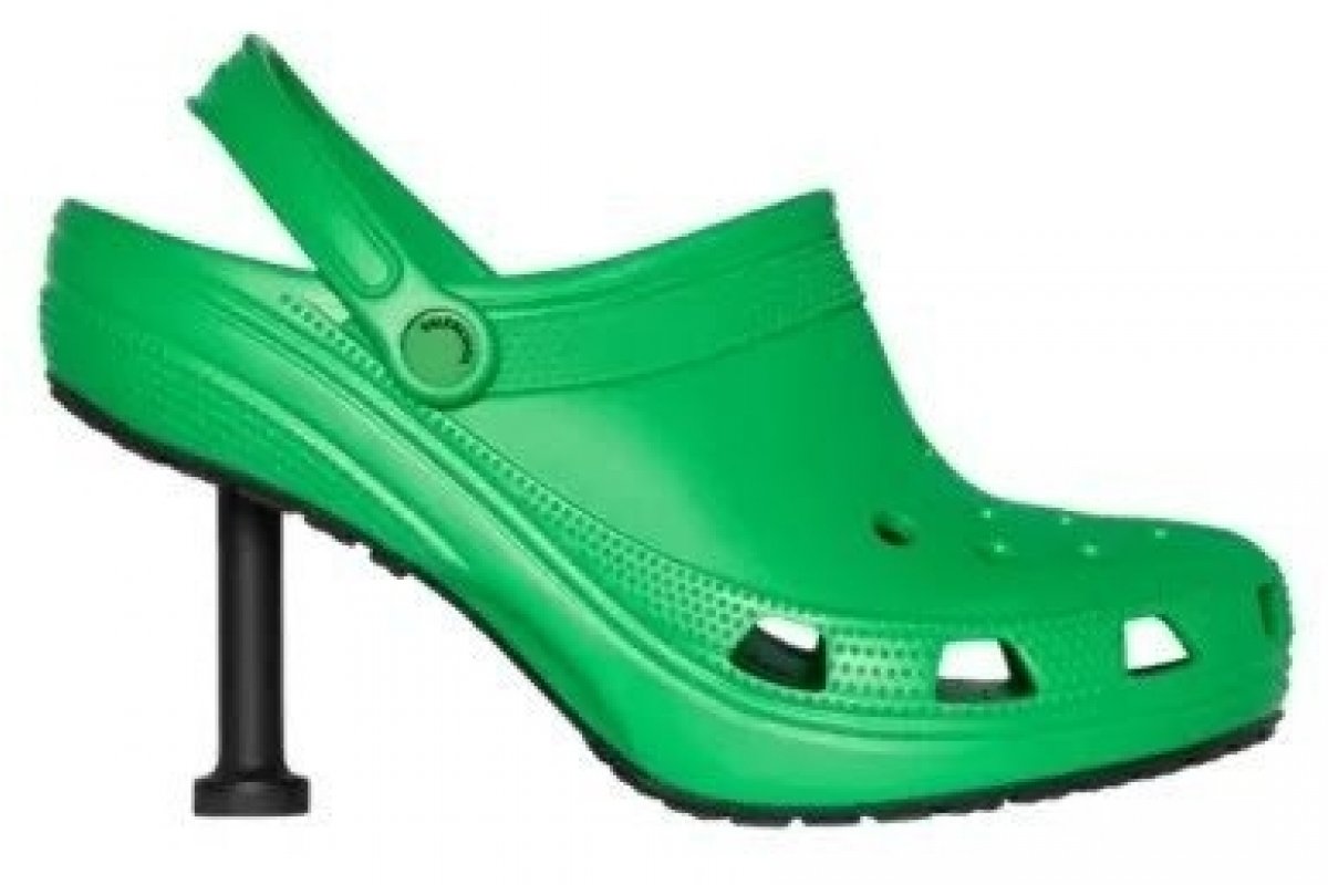 Balenciaga lança Crocs com salto!