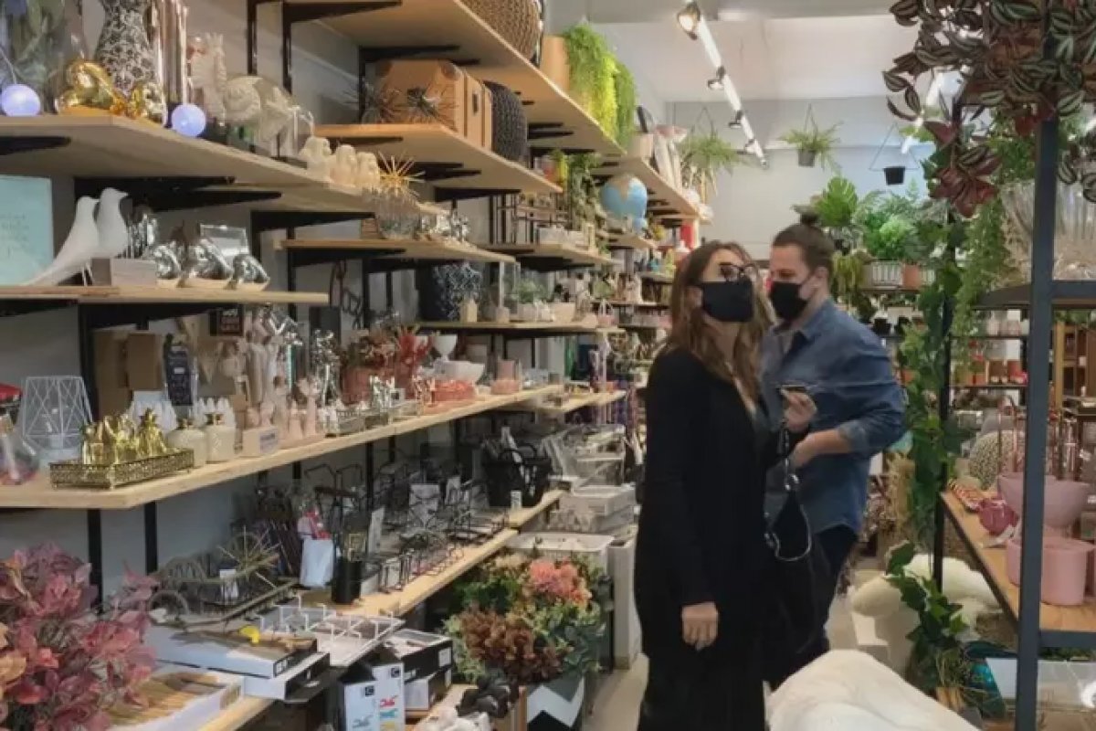 Vendas do dias dos namorados devem crescer 52% em shopping, diz Abrasce