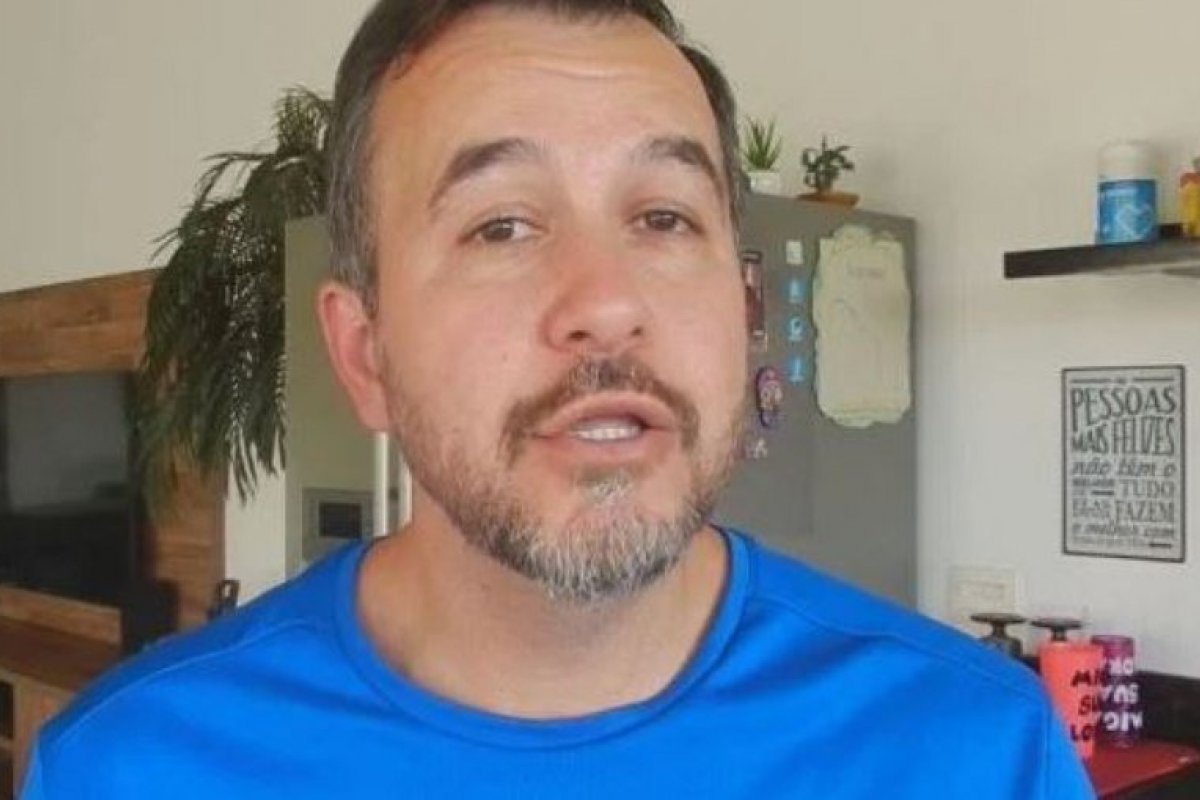 Auditor resposável pelo 'relatório paralelo' sobre Covid é afastado do cargo