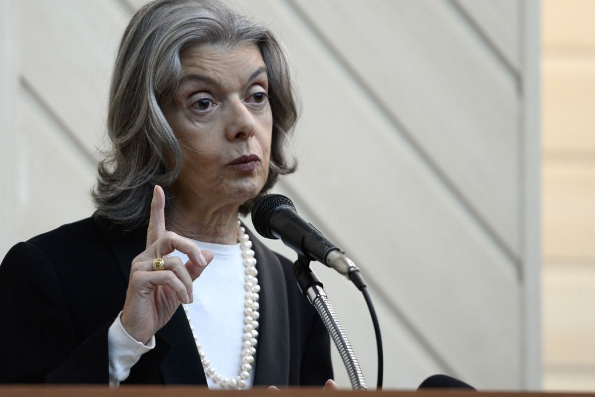 Uso de drogas no Brasil 'é questão de saúde, não de polícia', diz a ministra Cármen Lúcia