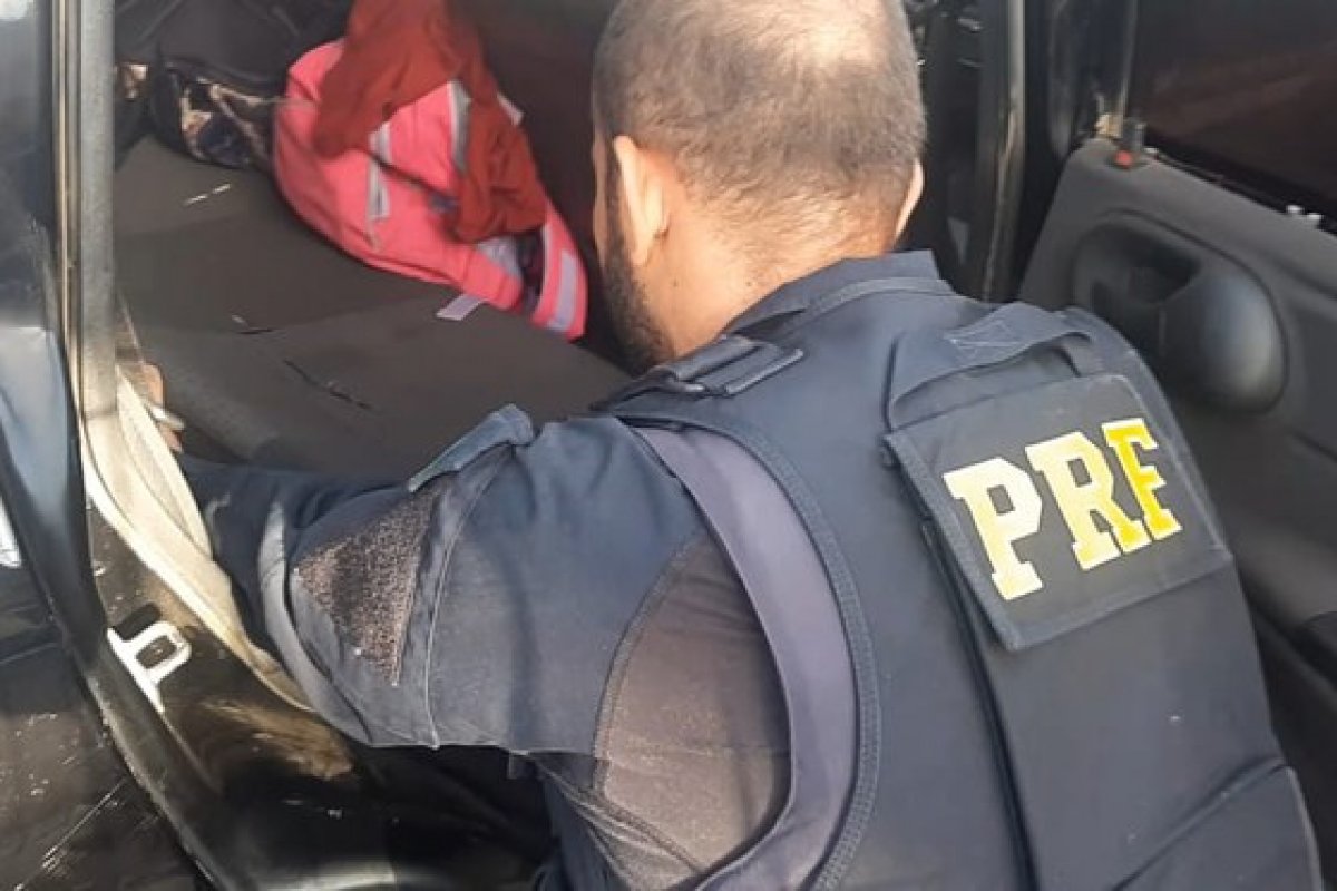 Dois homens são presos com quilos de cocaína e crack no norte da Bahia