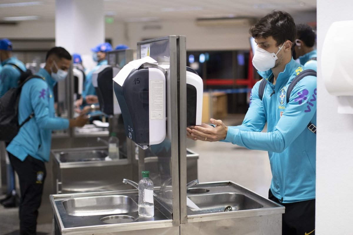 Seleção não se vacina no Paraguai por causa da incerteza sobre a segunda dose no Brasil