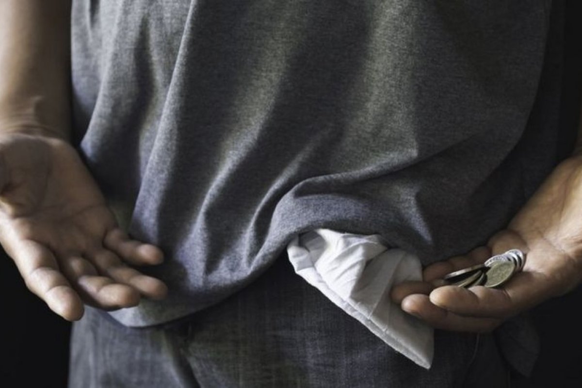 Com inflação alta, renda do brasileiro cai 10%