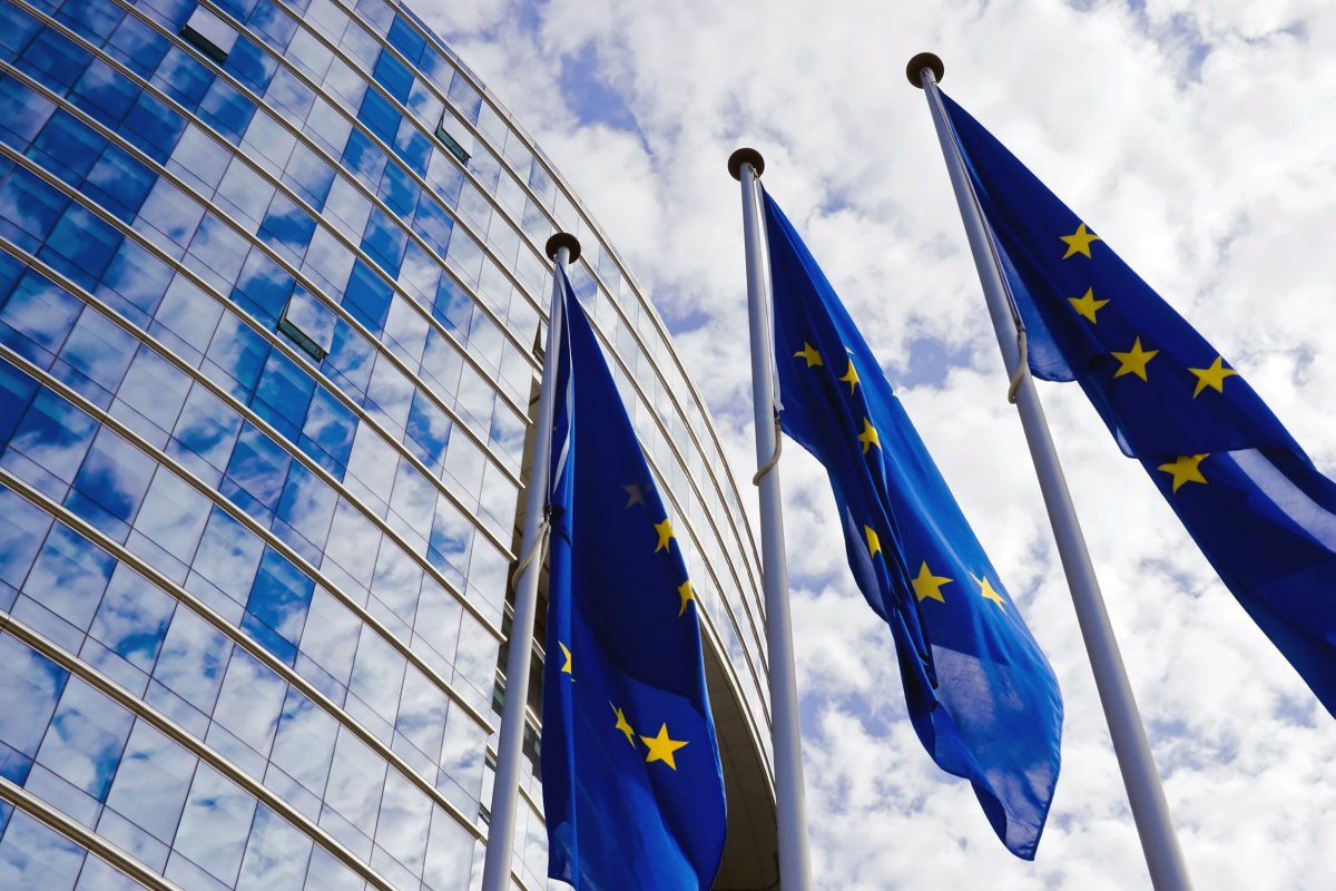 Líderes da União Europeia solicitam investigação sobre origens da Covid-19