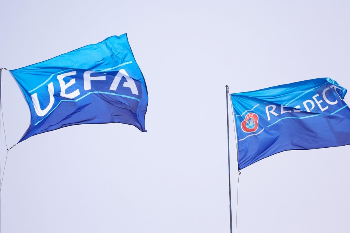 Uefa determina que Ucrânia tire a frase 'glória aos heróis' do uniforme da seleção