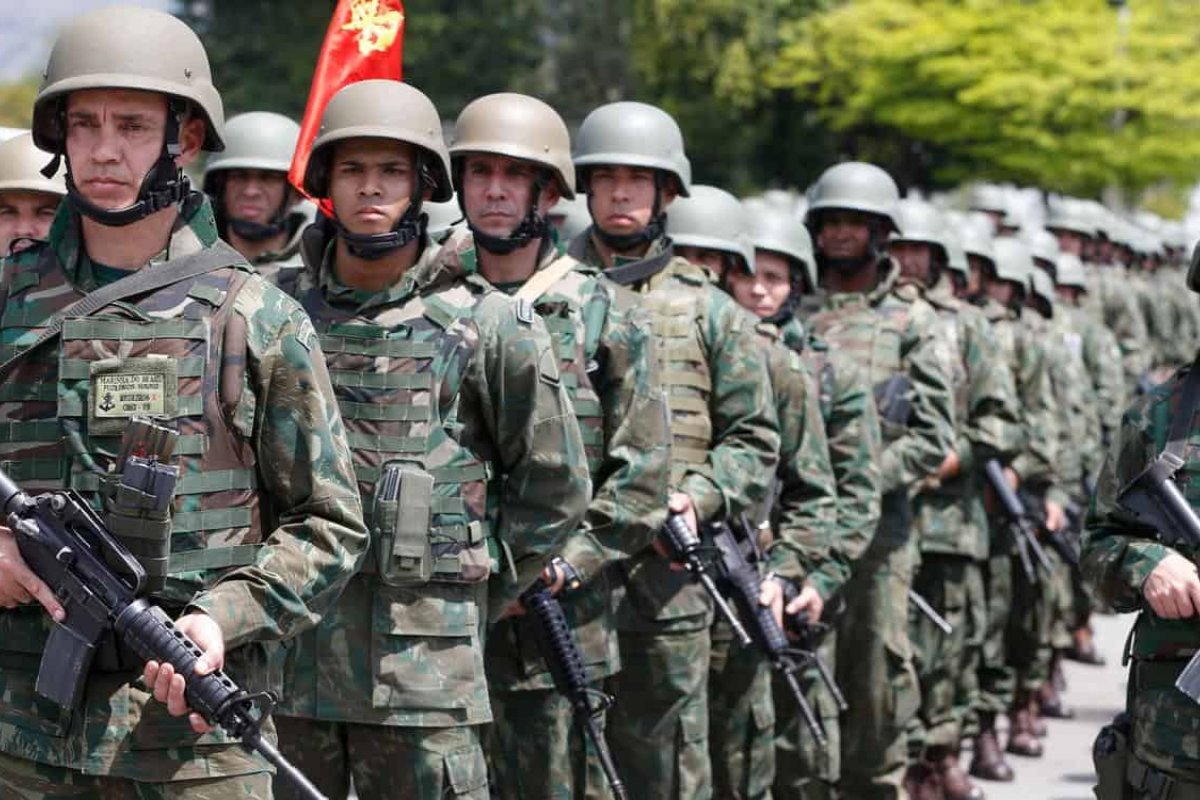 Economia calcula que militares inativos e pensionistas podem custar mais de R$ 700 bi ao Brasil