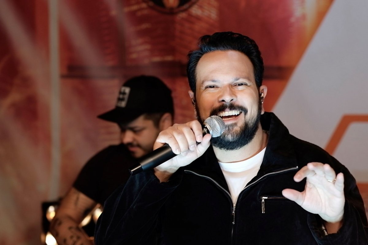 Adriano Almeida ultrapassa a marca de sete milhões de visualizações no Youtube