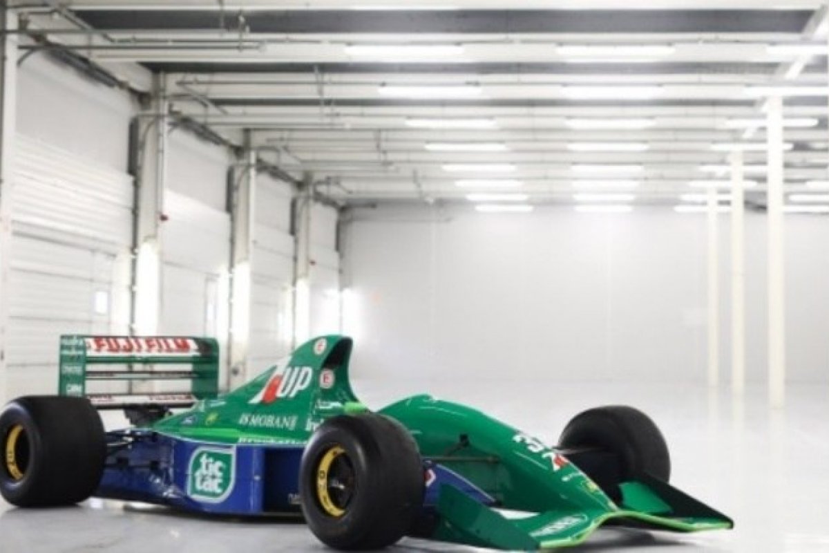 Carro que Schumacher utilizou em sua estreia na F1 está à venda por quase R$ 9 mi
