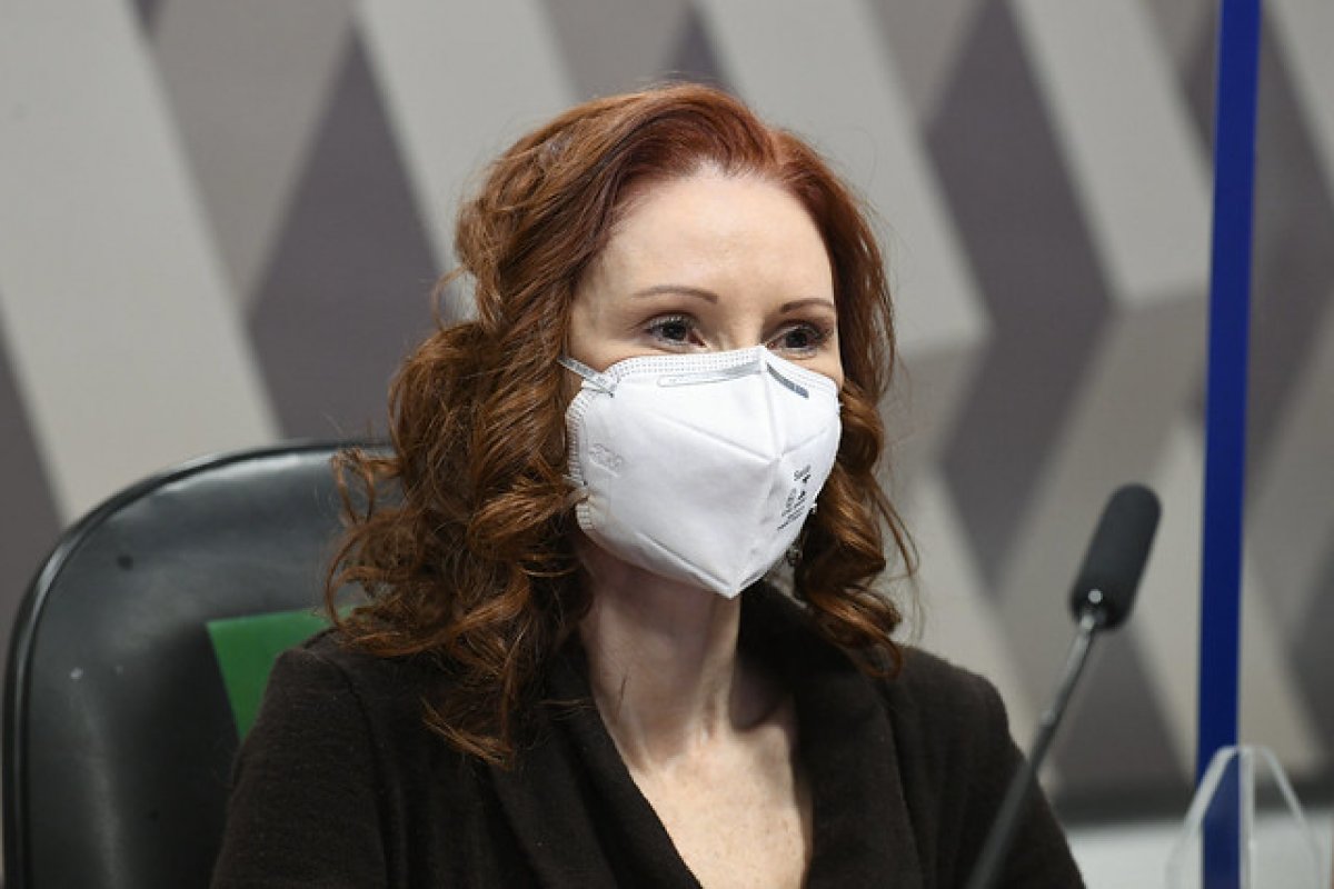 CPI: "Isso é negacionismo, não é falta de informação", diz Natalia Pasternak sobre uso de cloroquina